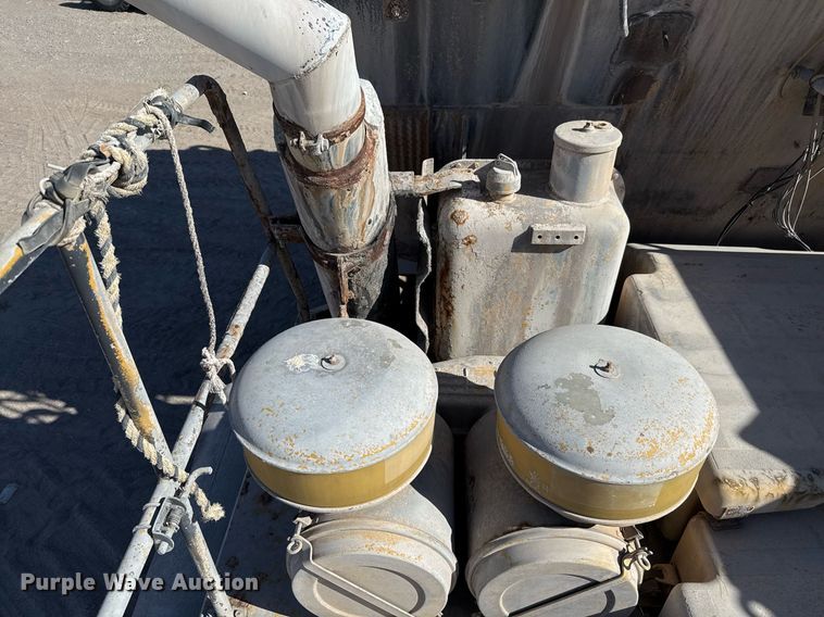 image for item DO2547 1990 Caterpillar  769C water wagon