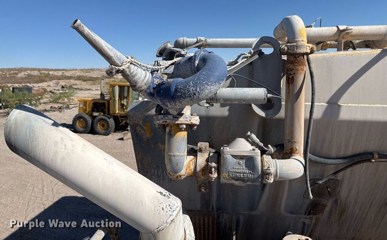 image for item DO2547 1990 Caterpillar  769C water wagon