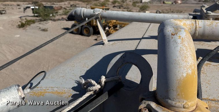 image for item DO2547 1990 Caterpillar  769C water wagon