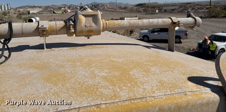 image for item DO2547 1990 Caterpillar  769C water wagon