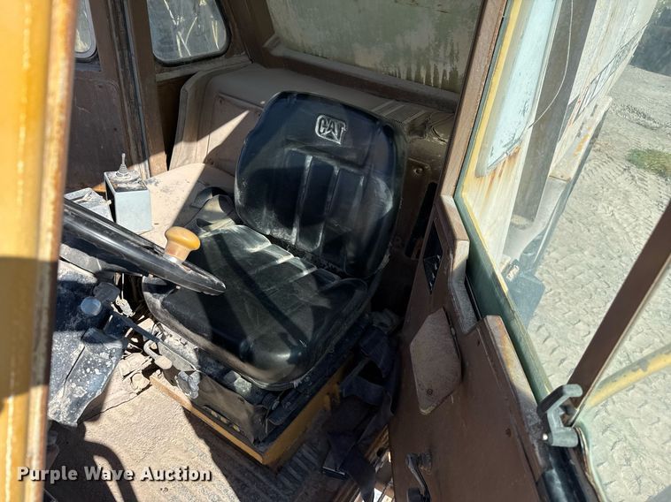 image for item DO2547 1990 Caterpillar  769C water wagon