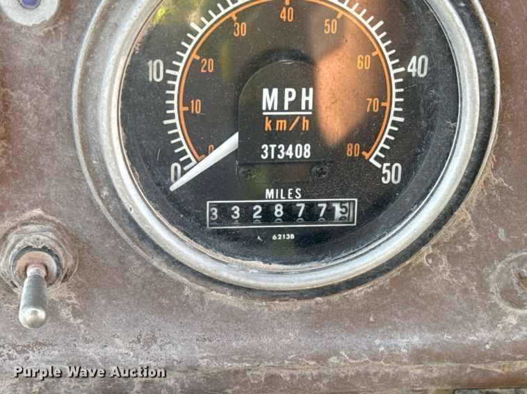 image for item DO2547 1990 Caterpillar  769C water wagon