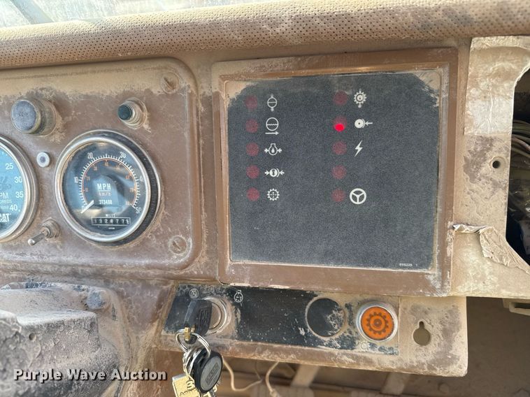 image for item DO2547 1990 Caterpillar  769C water wagon