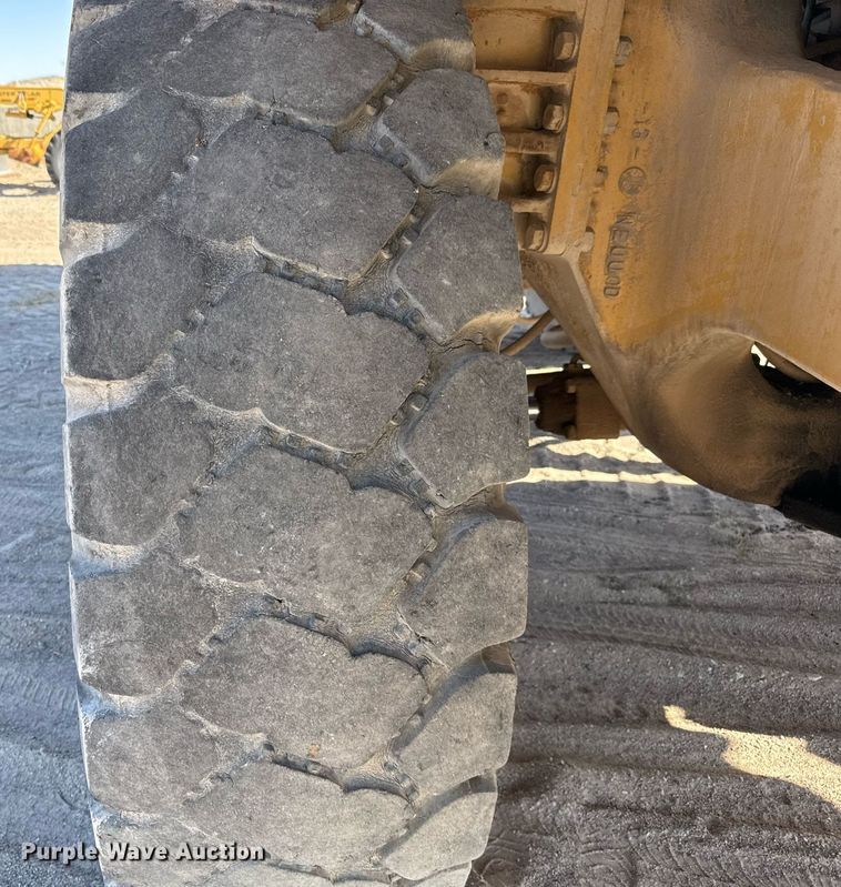 image for item DO2547 1990 Caterpillar  769C water wagon