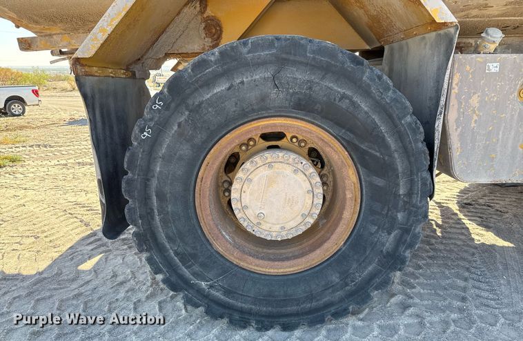 image for item DO2547 1990 Caterpillar  769C water wagon