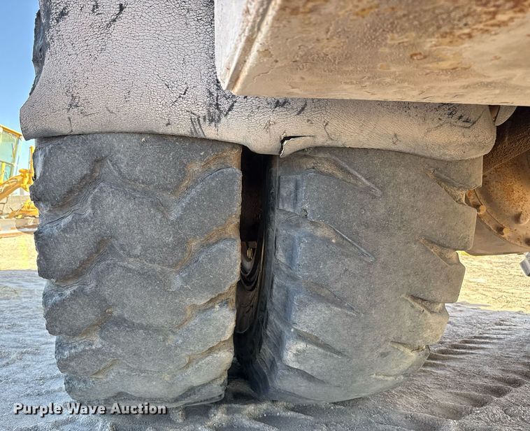 image for item DO2547 1990 Caterpillar  769C water wagon