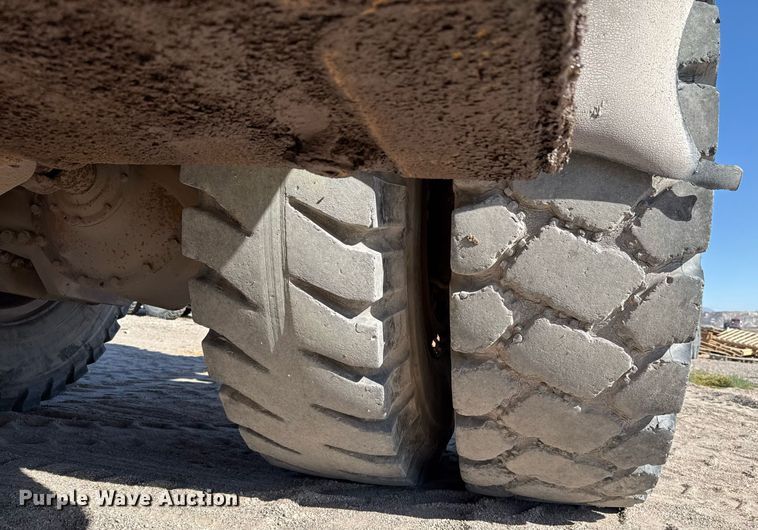 image for item DO2547 1990 Caterpillar  769C water wagon