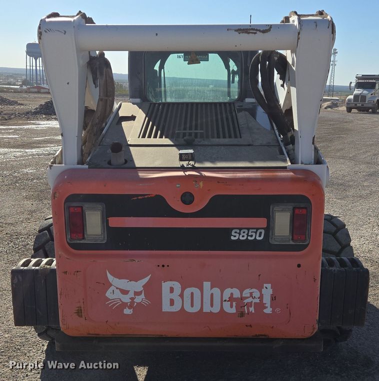 image for item DO2549 2014 Bobcat S850 skid steer loader