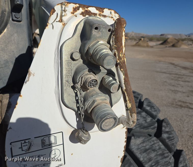 image for item DO2549 2014 Bobcat S850 skid steer loader