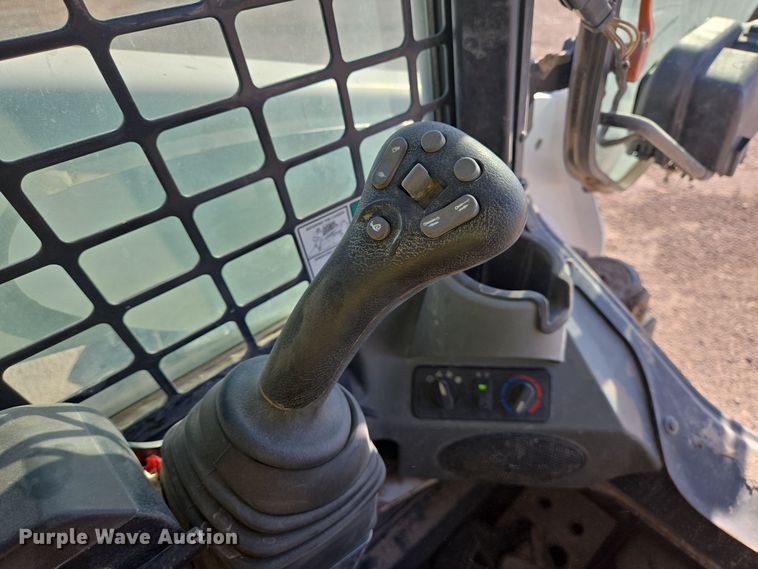 image for item DO2549 2014 Bobcat S850 skid steer loader