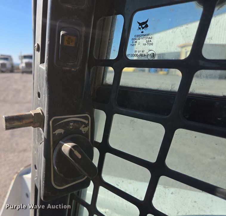 image for item DO2549 2014 Bobcat S850 skid steer loader