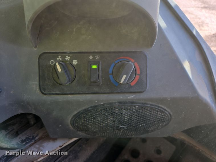 image for item DO2549 2014 Bobcat S850 skid steer loader