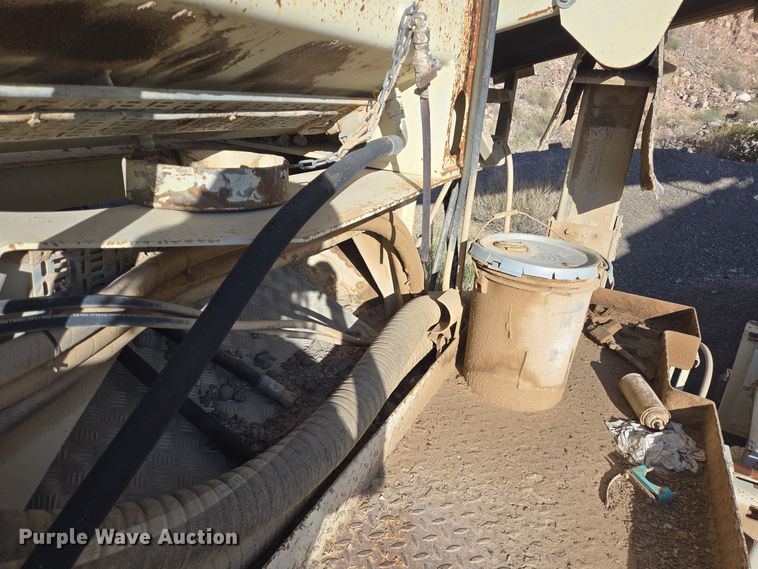 image for item DO2551 1998 Nordberg Lokotrack 1213B jaw crusher