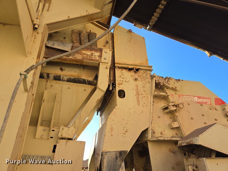 image for item DO2551 1998 Nordberg Lokotrack 1213B jaw crusher