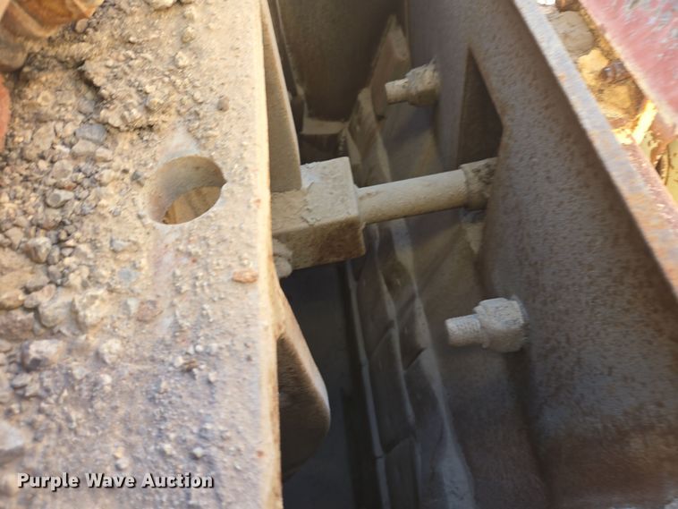 image for item DO2551 1998 Nordberg Lokotrack 1213B jaw crusher