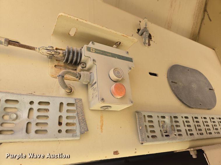 image for item DO2551 1998 Nordberg Lokotrack 1213B jaw crusher