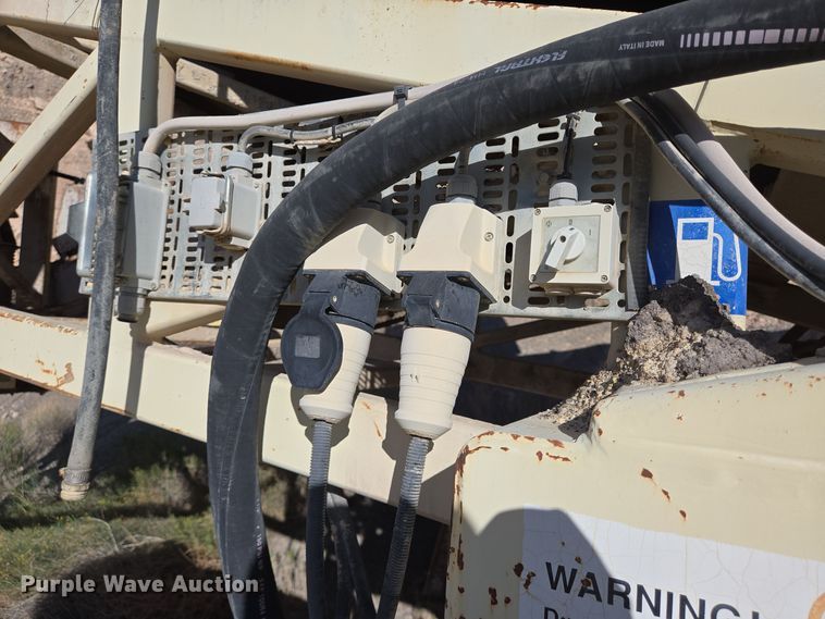 image for item DO2551 1998 Nordberg Lokotrack 1213B jaw crusher