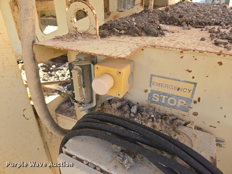 image for item DO2551 1998 Nordberg Lokotrack 1213B jaw crusher