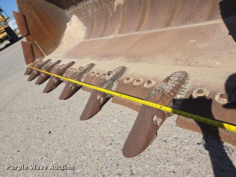 image for item DO2552 2004 Volvo L330E wheel loader