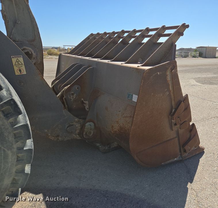 image for item DO2552 2004 Volvo L330E wheel loader