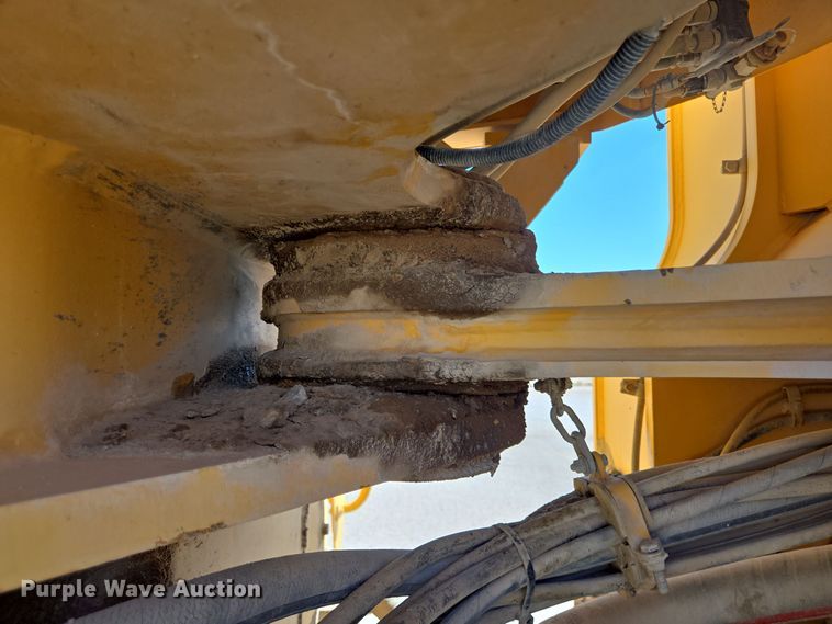 image for item DO2552 2004 Volvo L330E wheel loader