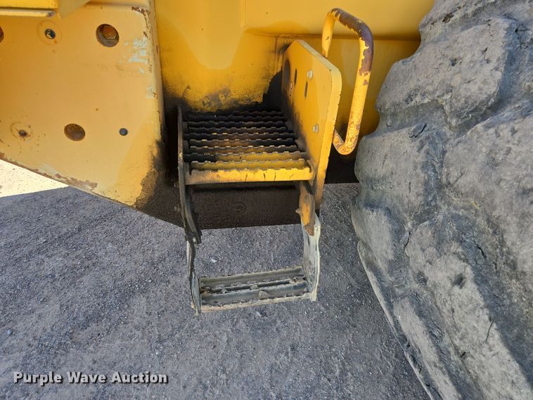 image for item DO2552 2004 Volvo L330E wheel loader