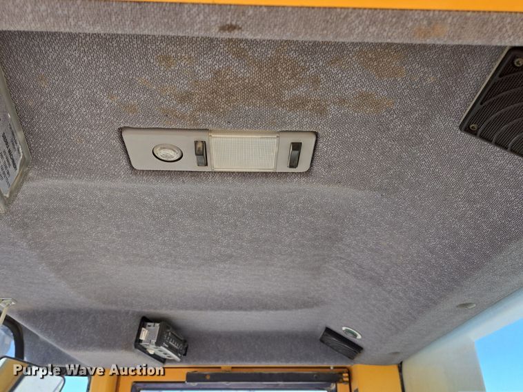 image for item DO2552 2004 Volvo L330E wheel loader