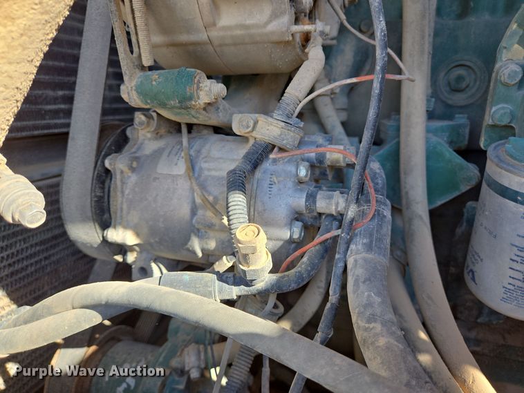 image for item DO2552 2004 Volvo L330E wheel loader