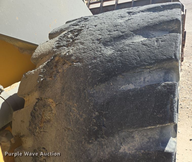 image for item DO2552 2004 Volvo L330E wheel loader