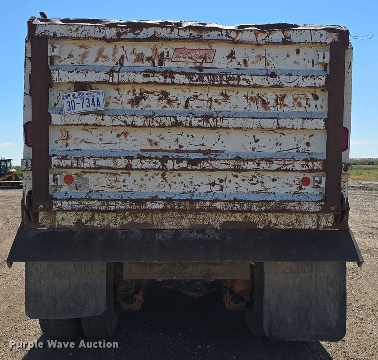 image for item DO5451 1999 Mack RD688S dump truck