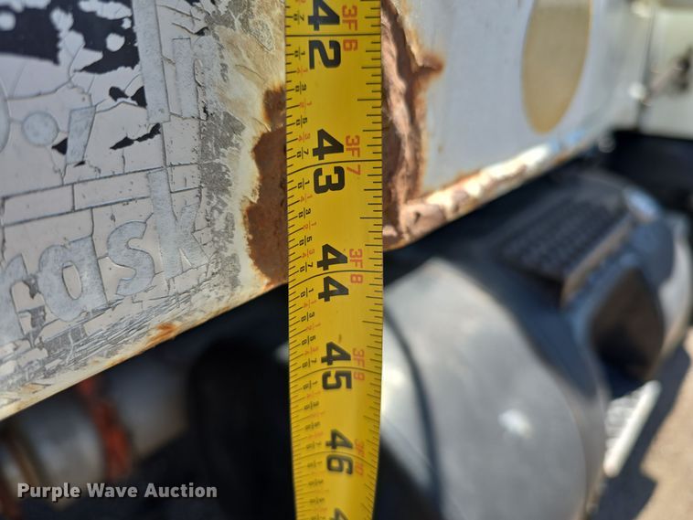 image for item DO5451 1999 Mack RD688S dump truck