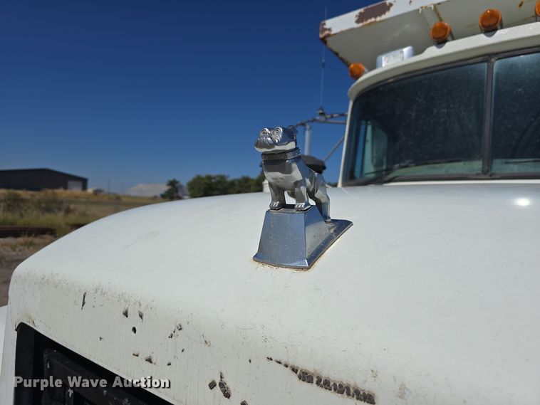 image for item DO5451 1999 Mack RD688S dump truck