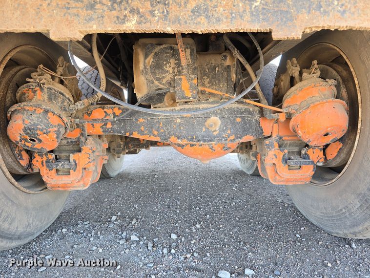 image for item DO5451 1999 Mack RD688S dump truck