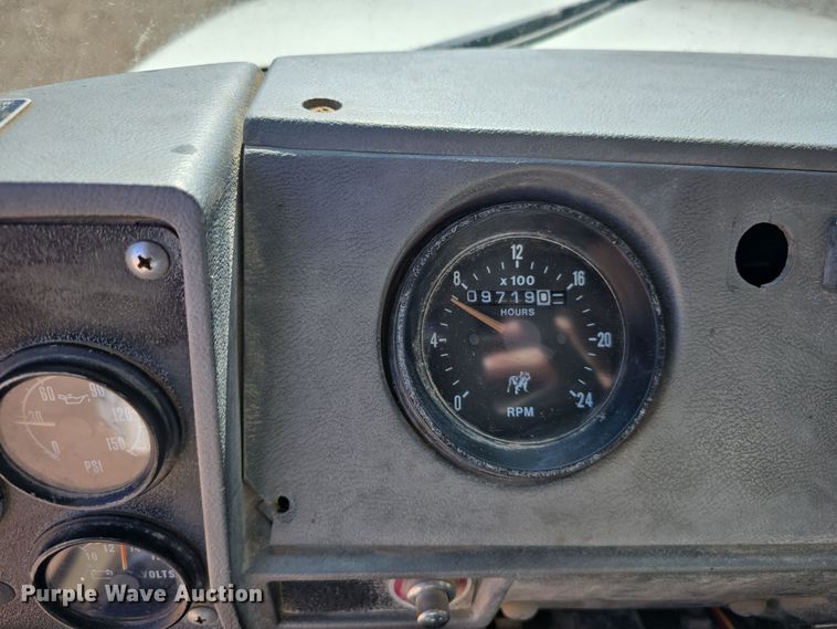 image for item DO5451 1999 Mack RD688S dump truck