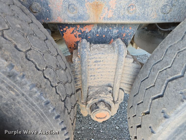 image for item DO5451 1999 Mack RD688S dump truck