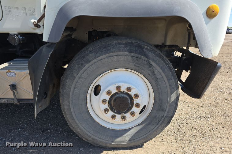 image for item DO5451 1999 Mack RD688S dump truck