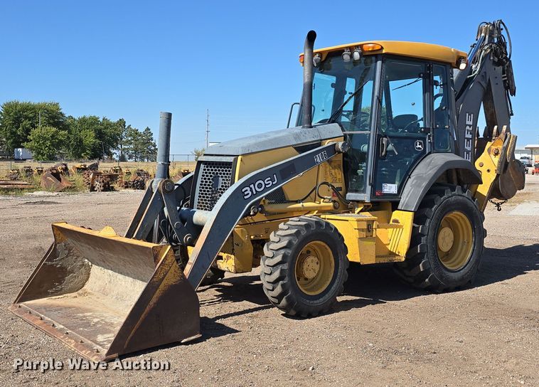image for item DO5461 2007 John Deere 310SJ backhoe