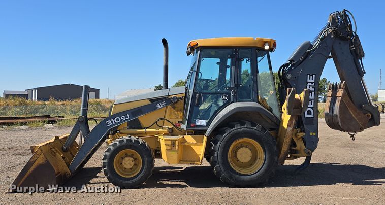 image for item DO5461 2007 John Deere 310SJ backhoe