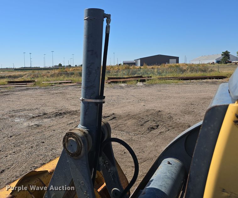 image for item DO5461 2007 John Deere 310SJ backhoe