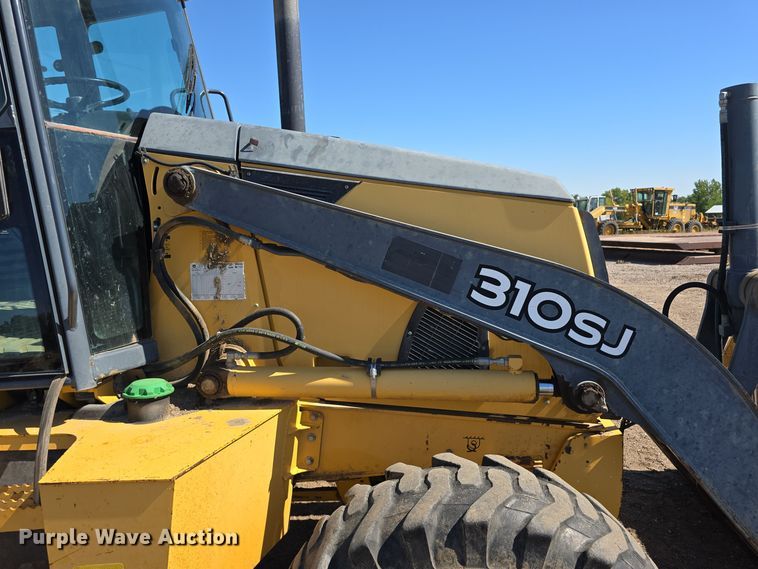 image for item DO5461 2007 John Deere 310SJ backhoe