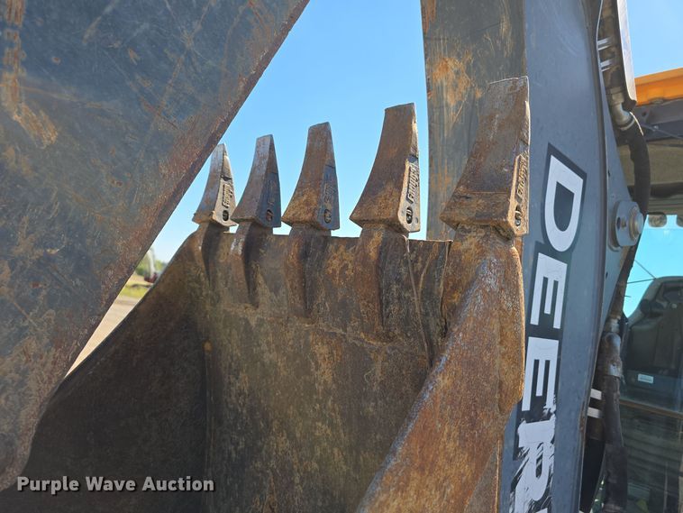 image for item DO5461 2007 John Deere 310SJ backhoe