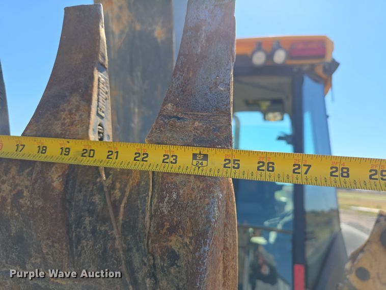 image for item DO5461 2007 John Deere 310SJ backhoe