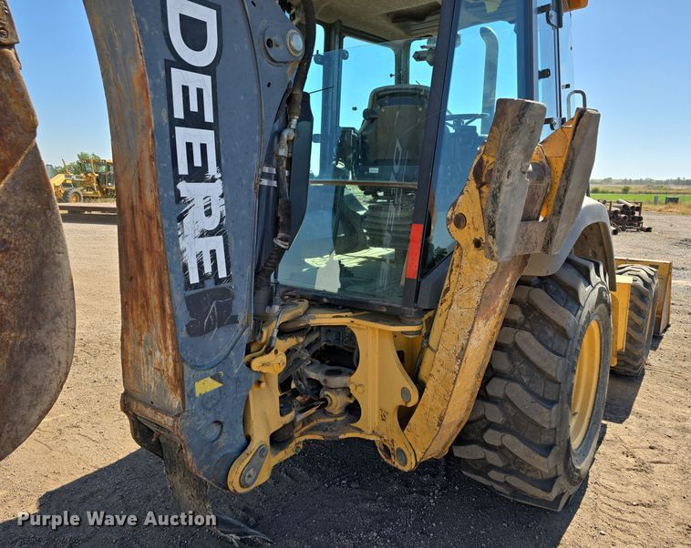 image for item DO5461 2007 John Deere 310SJ backhoe