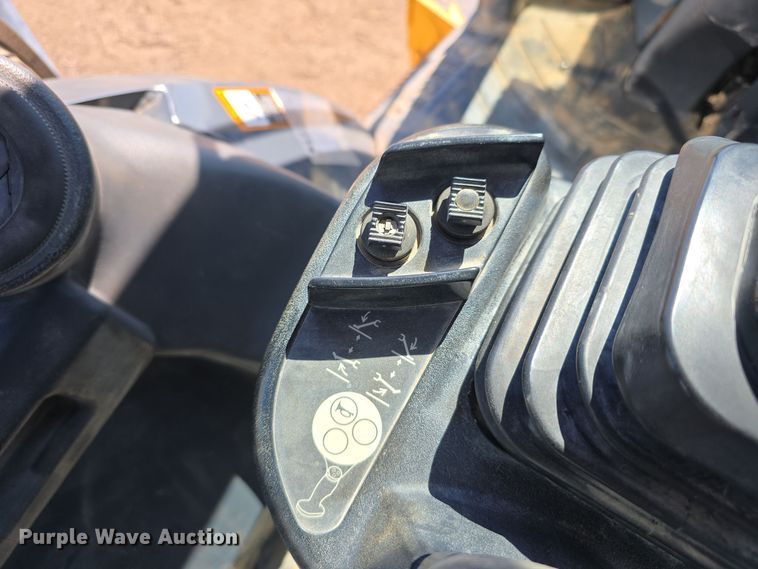 image for item DO5461 2007 John Deere 310SJ backhoe