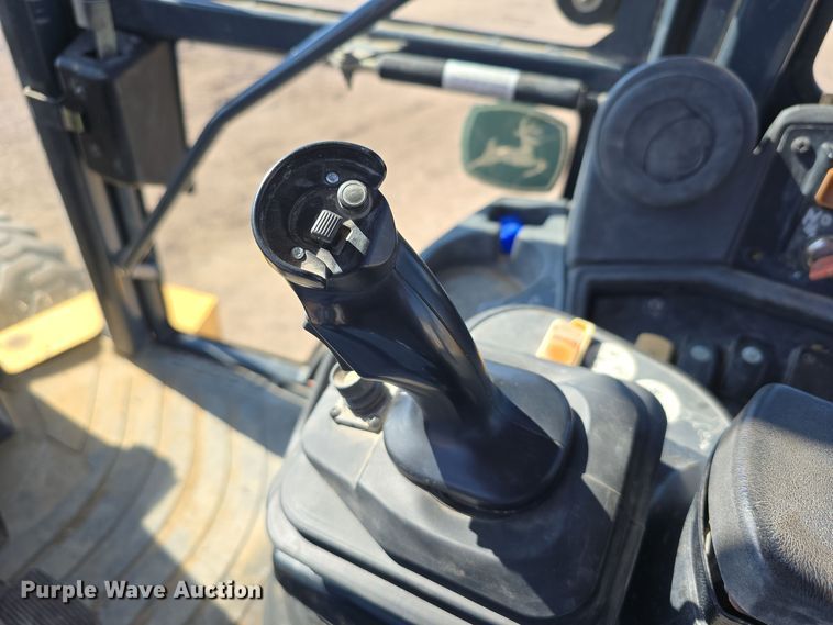 image for item DO5461 2007 John Deere 310SJ backhoe