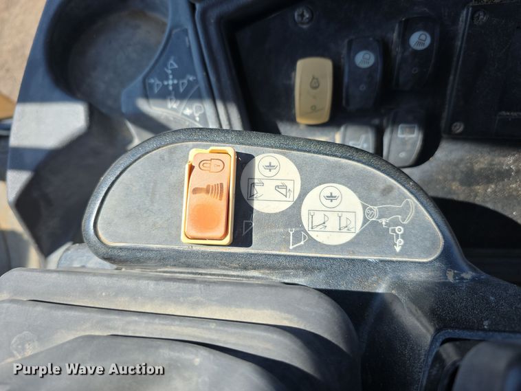 image for item DO5461 2007 John Deere 310SJ backhoe