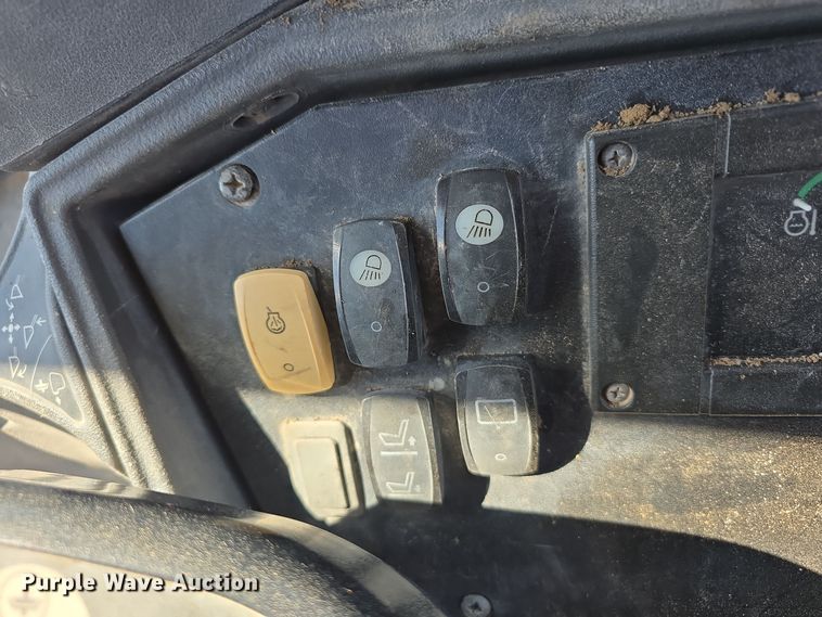 image for item DO5461 2007 John Deere 310SJ backhoe