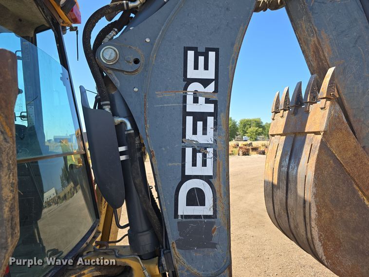 image for item DO5461 2007 John Deere 310SJ backhoe