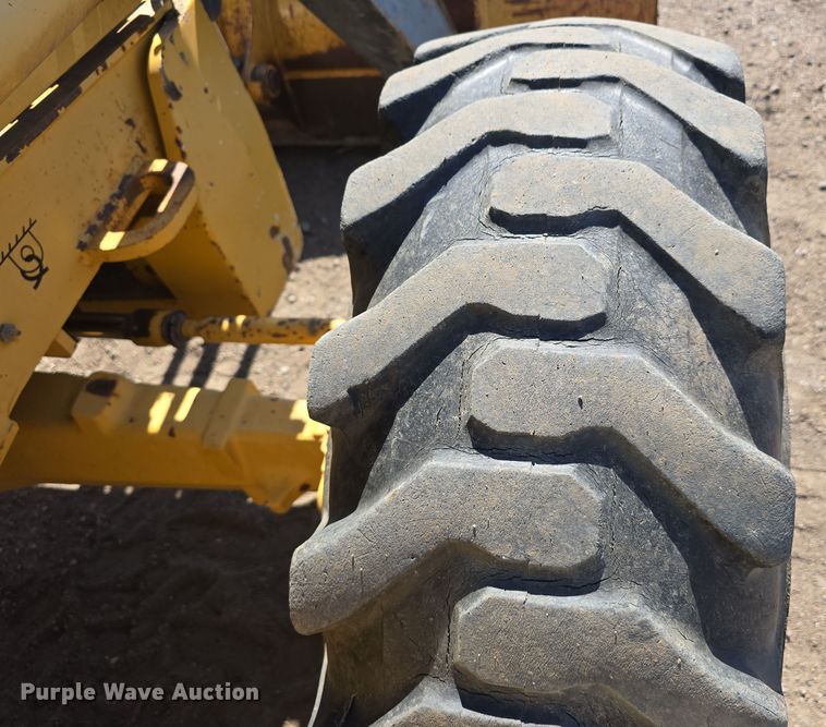 image for item DO5461 2007 John Deere 310SJ backhoe