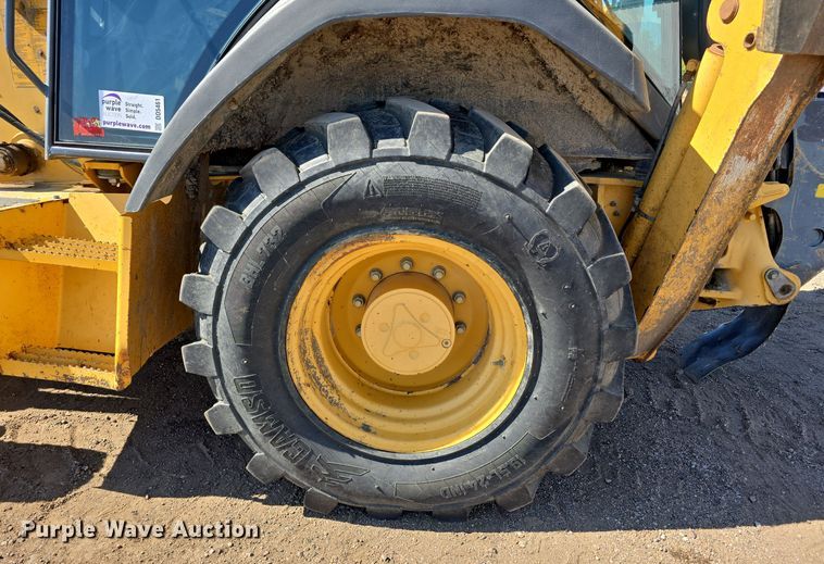 image for item DO5461 2007 John Deere 310SJ backhoe